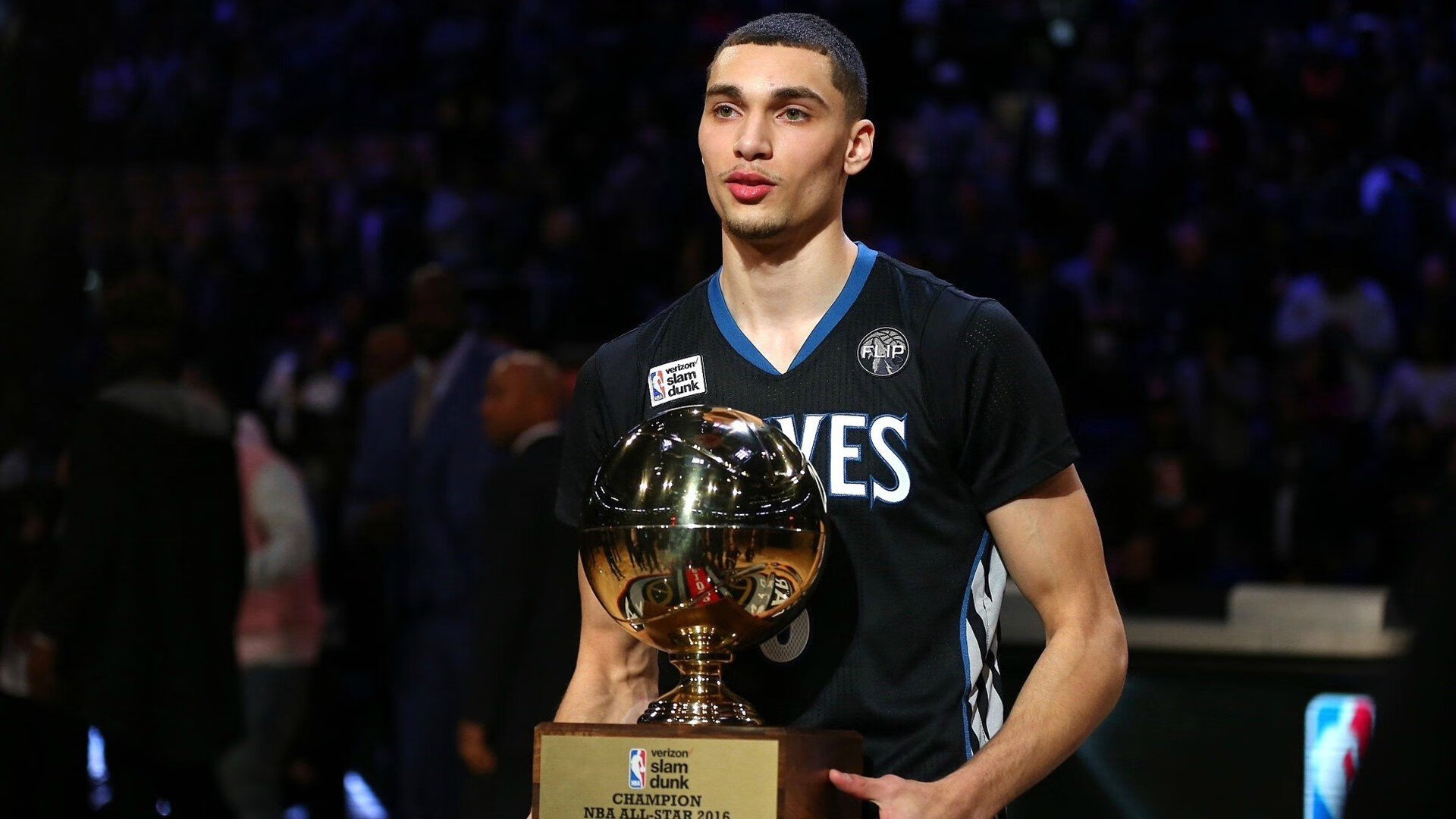 科比的盛世传奇：无私的精神永远激励年轻人！，科比 致敬